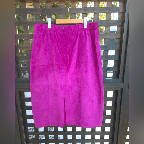 Vintage Pink Suede Skirt - Picture 5 of 8
